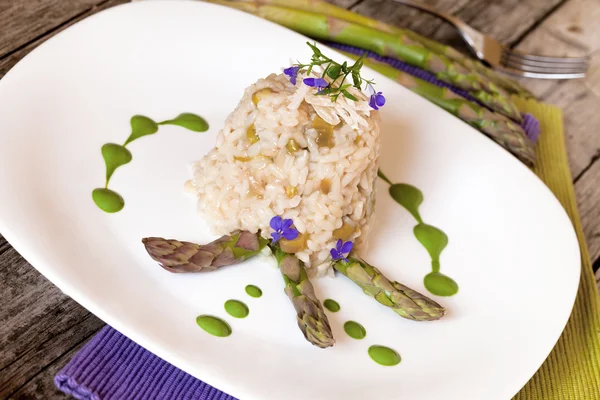 Risotto con asparagi — Foto Stock