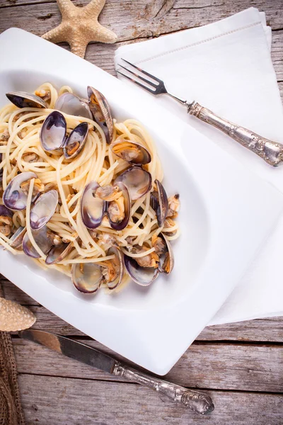 Espaguetis con almejas — Foto de Stock