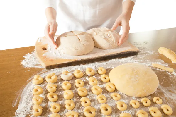 Mayalı hamur ekmek ve simit — Stok fotoğraf