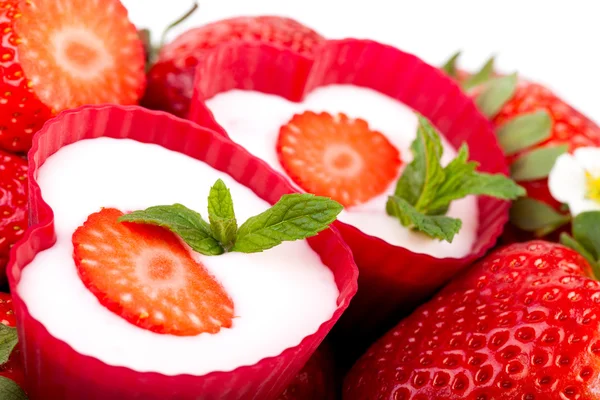 Joghurt-Erdbeeren — Stockfoto