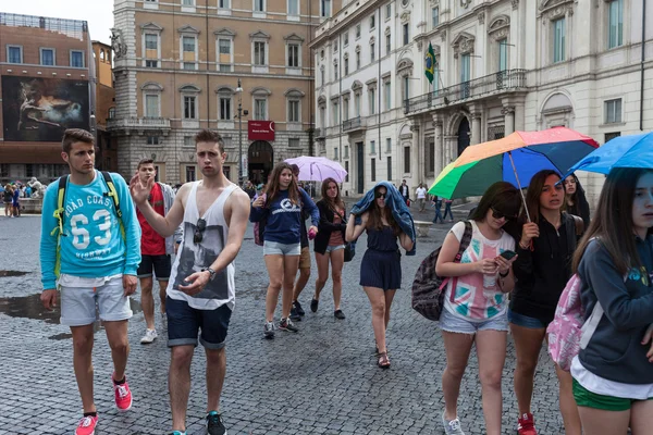Teenagers Group Navona Rome — Stock Photo, Image