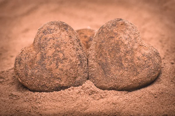 Dos románticas piedras en forma de corazón — Foto de Stock