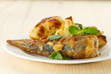 kızarmış balık ile karnabahar