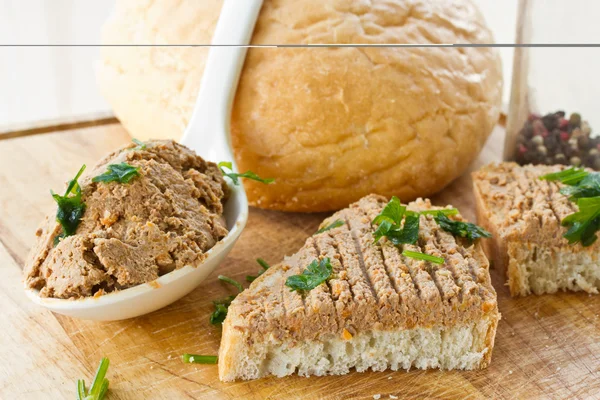 Bread with liver pate — Stock Photo, Image