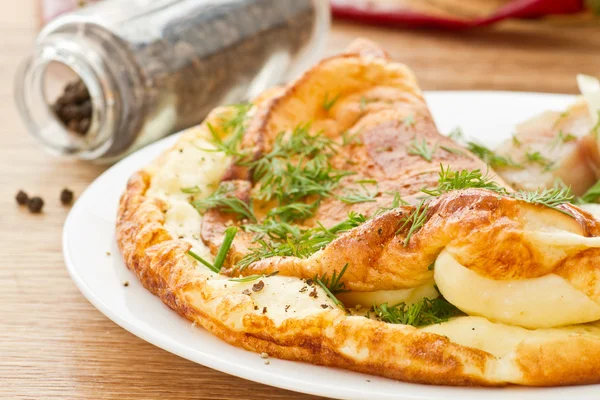 Tuzlanmış uskumru ile omlet