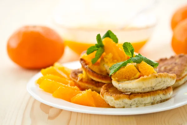 Poppy muffins with orange jam — Stock Photo, Image