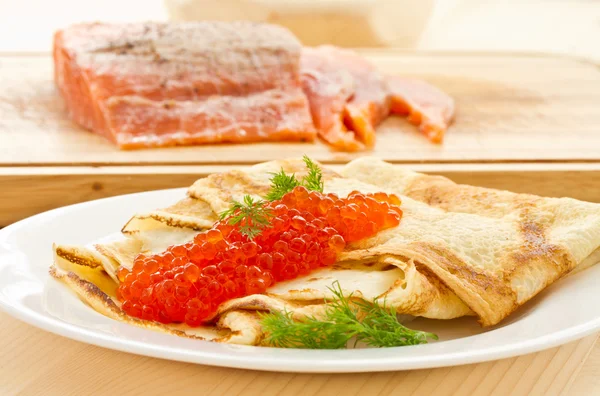 Panqueques con caviar rojo — Foto de Stock