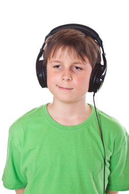 Çocuk kulaklık ile müzik dinlemek
