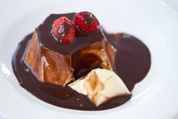 Milk chocolate dessert — Stock Photo, Image