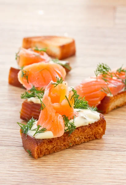 Toast fritto con salmone salato — Foto Stock