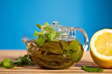 yeşil çay nane ve zencefil ile