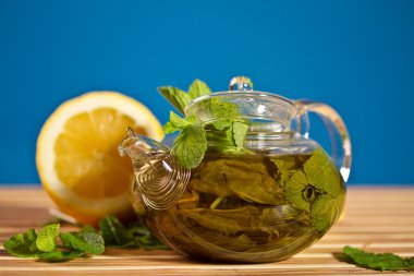 yeşil çay nane ve zencefil ile