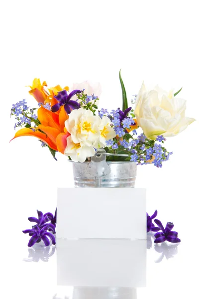 Spring bouquet of flowers with a blank form — Stock Photo, Image