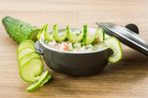 Soğuk salatalık çorbası — Stok fotoğraf