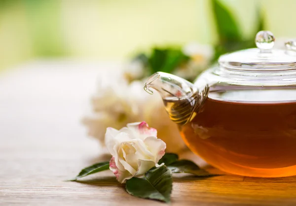 Tea with roses — Stock Photo, Image