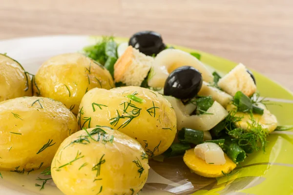 Unga kokt potatis — Stockfoto