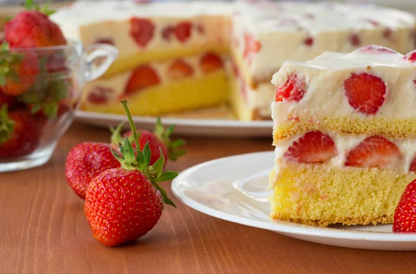 Bolo de creme de morango — Fotografia de Stock