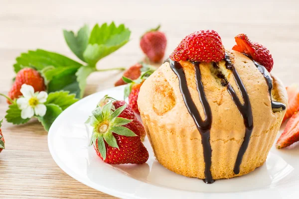 Strawberry muffins — Stock Photo, Image