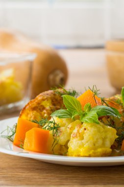 bal kabağı ile kızarmış karnabahar