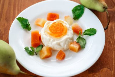 meyve panna cotta