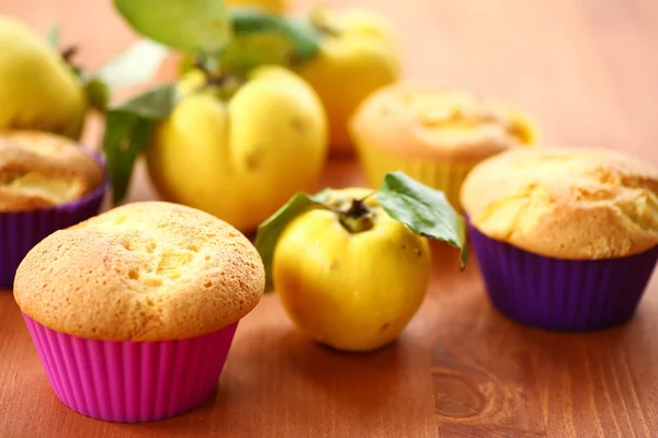 Cake with quince — Stock Photo, Image