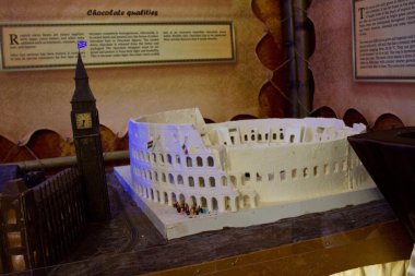 Украина, Львов, экскурсия, шоколад, дом, химера, площадь, гулять, еда, прогулка, крыша, вид, сверху, ангел, мумия, фигура, крылья, путешествие, Карпаты