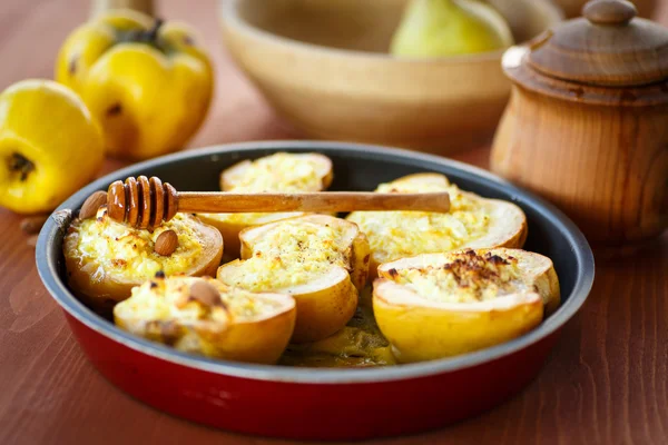 Quince baked with cheese — Stock Photo, Image