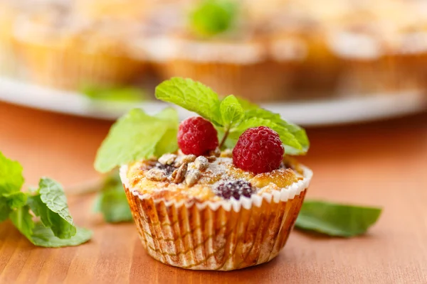 Cheese Muffins with berries — Stock Photo, Image