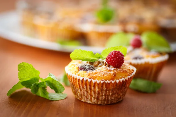 Cheese Muffins with berries — Stock Photo, Image