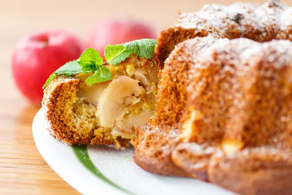 Apfel- und Honigkuchen — Stockfoto
