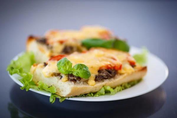 Bruschetta with mushrooms and cheese Royalty Free Stock Photos