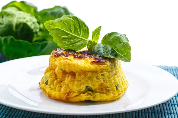 Omelete assado com brotos de Bruxelas — Fotografia de Stock