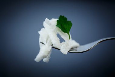 Beyaz turp salatası