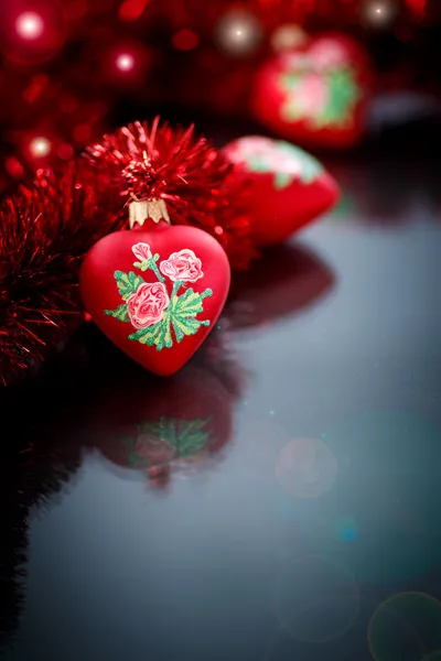 Kerstmis rode harten met rode garland — Stockfoto