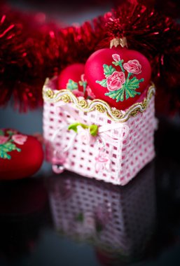 Christmas kırmızı kalpler kırmızı garland ile