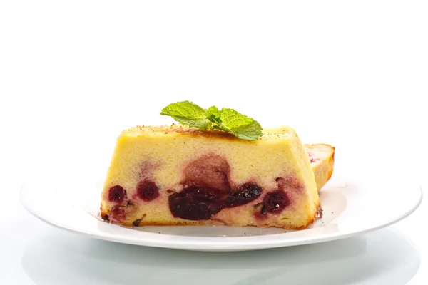 Cottage cheese pie with berries — Stock Photo, Image