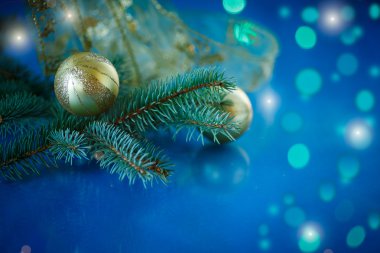 Altın Noel topları