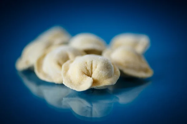 Ruwe zelfgemaakte pelmeni — Stockfoto