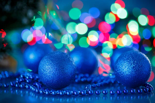 Blaue Weihnachtskugel — Stockfoto