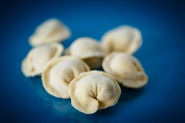 Pelmeni caseiro cru — Fotografia de Stock