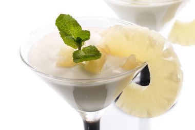 ananas Lor Tatlısı