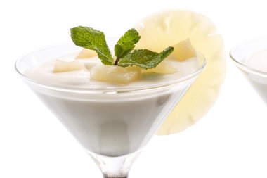 ananas Lor Tatlısı