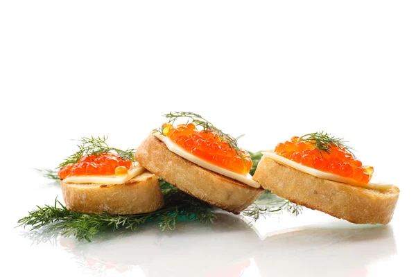 Scheibe Brot mit rotem Kaviar — Stockfoto