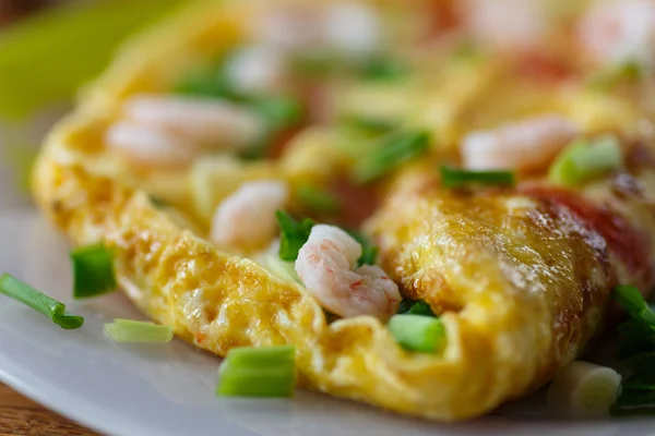 Scrambled eggs with shrimp — Stock Photo, Image