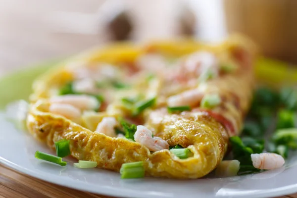 Huevos revueltos con camarones —  Fotos de Stock