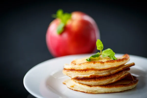 Fried fritters with apples — Stock Photo, Image