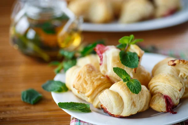 Croissanty s marmeládou — Stock fotografie