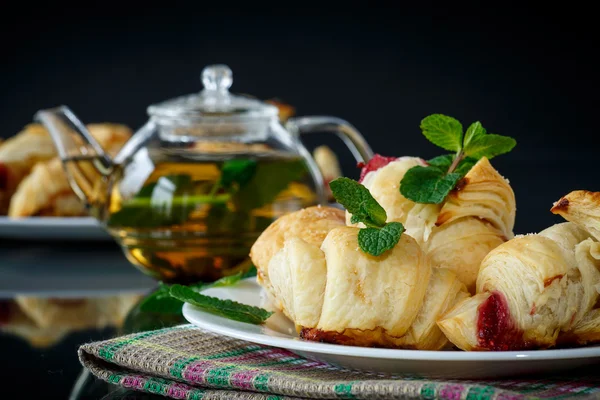 Croissants with jam — Stock Photo, Image