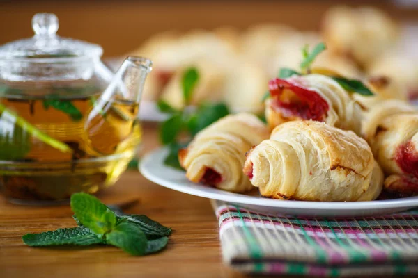 Croissanty s marmeládou — Stock fotografie