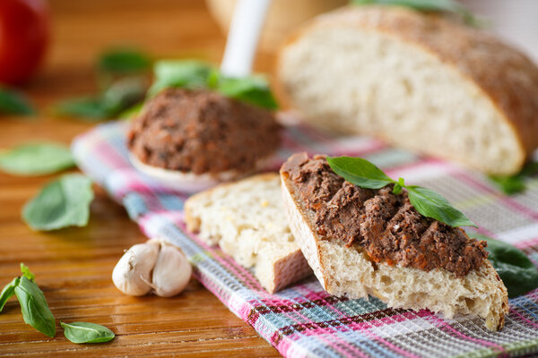 Паштет с хлебом
